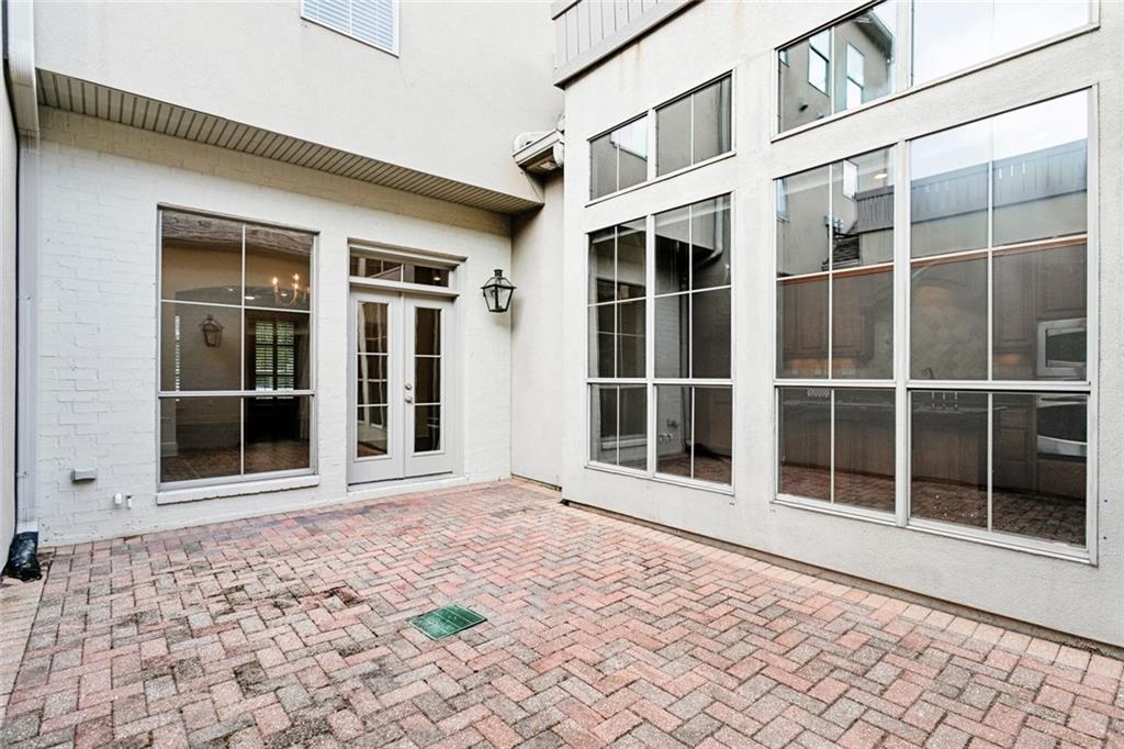 815 AUTUMN Place