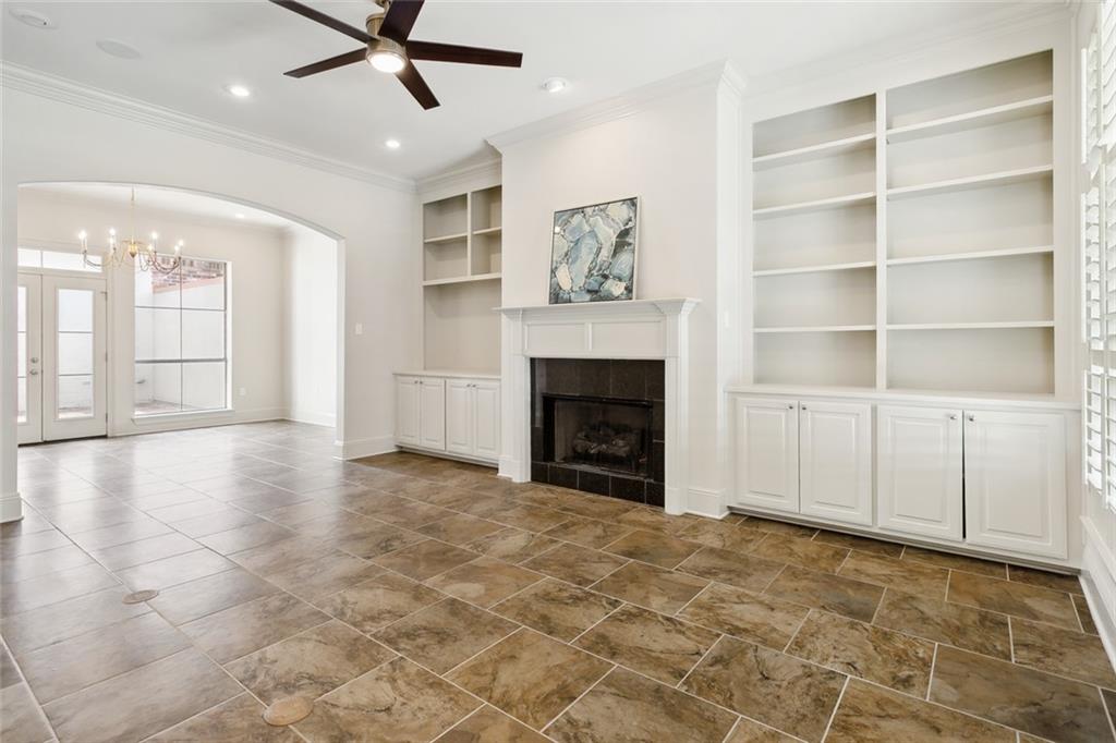 815 AUTUMN Place