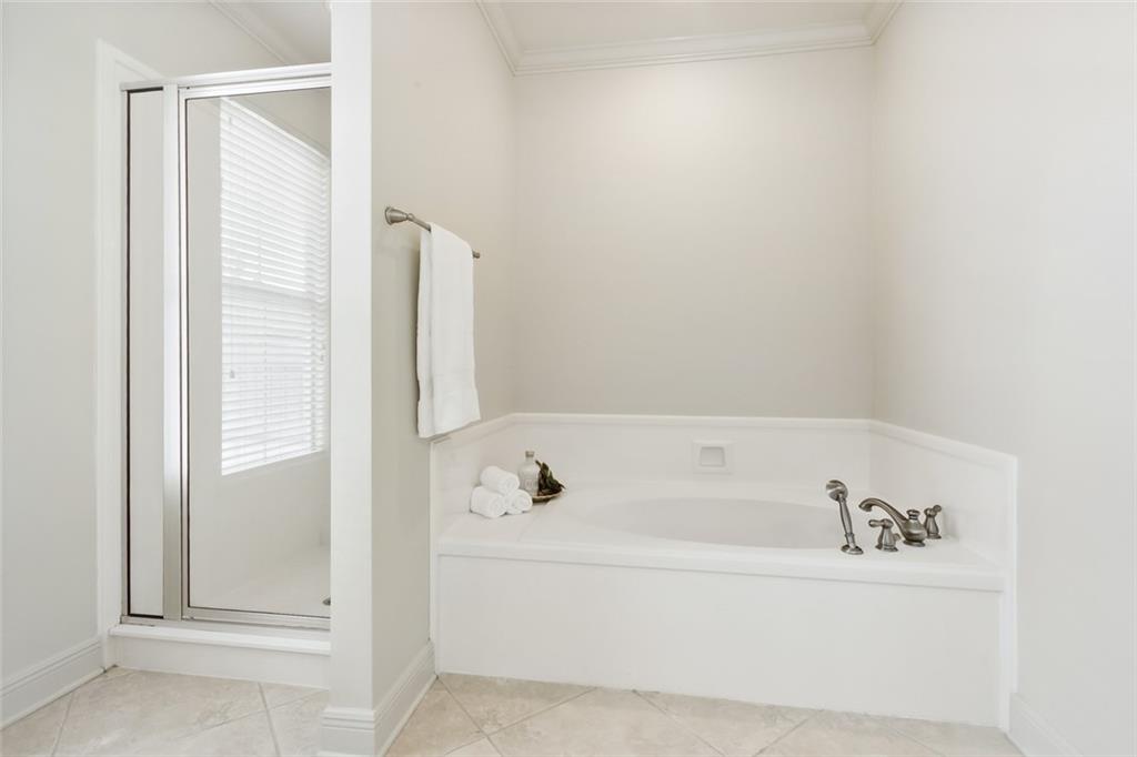 815 AUTUMN Place