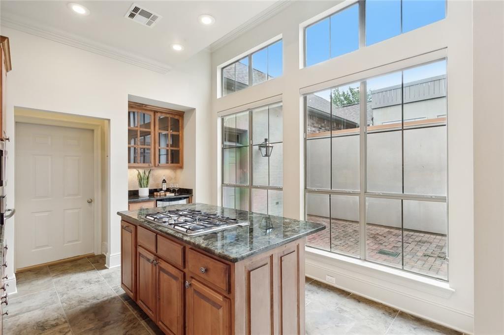 815 AUTUMN Place