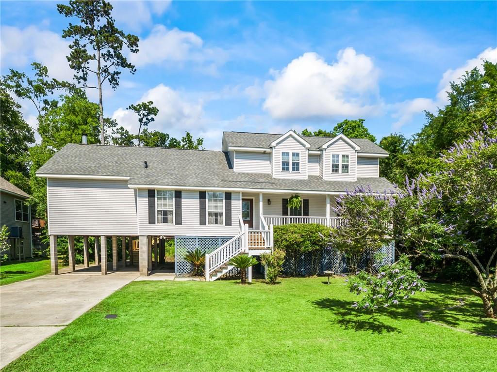 721 WOODRIDGE Boulevard