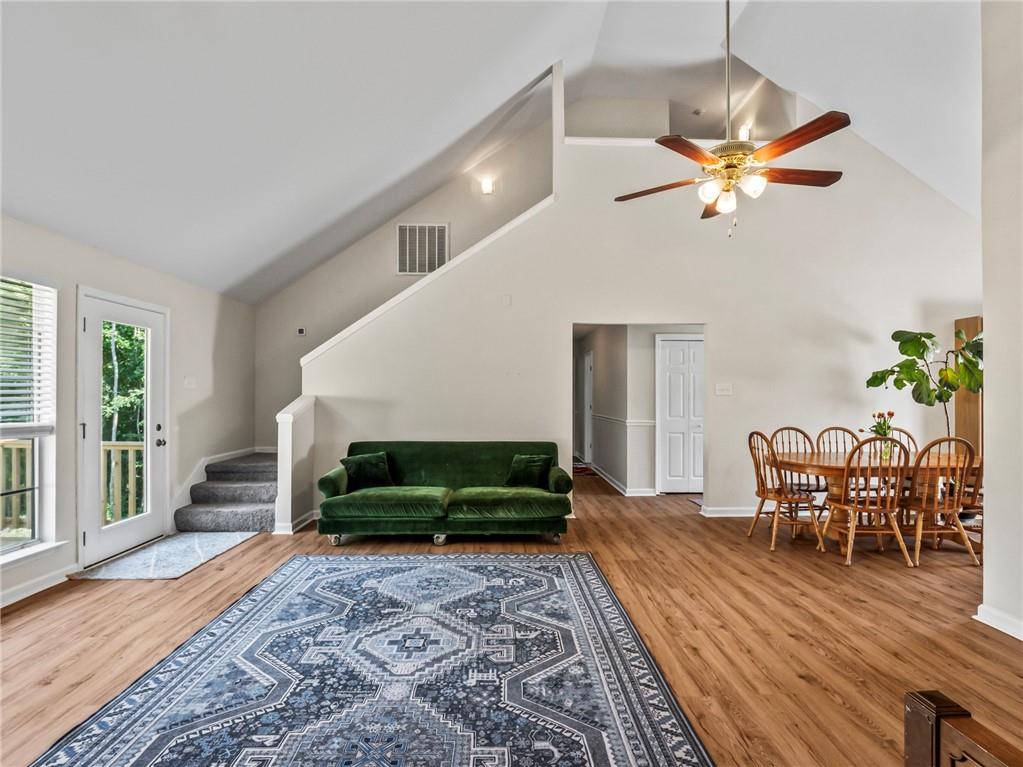 721 WOODRIDGE Boulevard