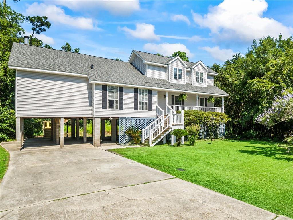 721 WOODRIDGE Boulevard