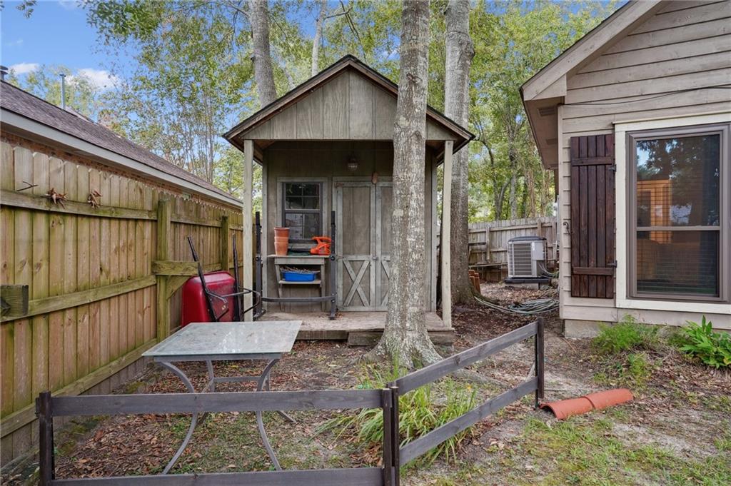 151 LIVE OAK Street