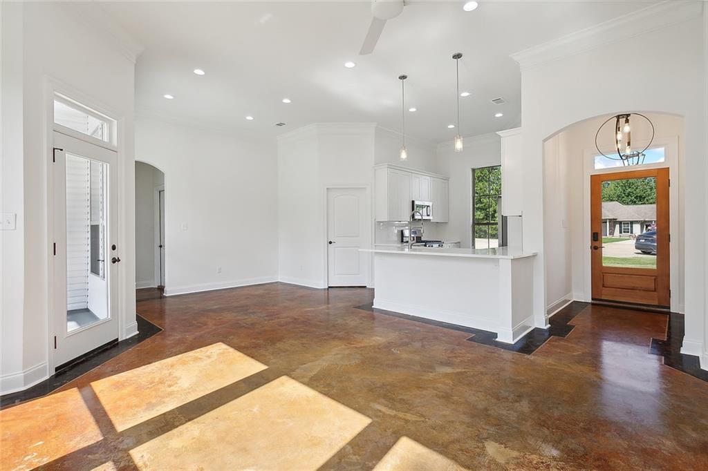 205 TREETOP Court