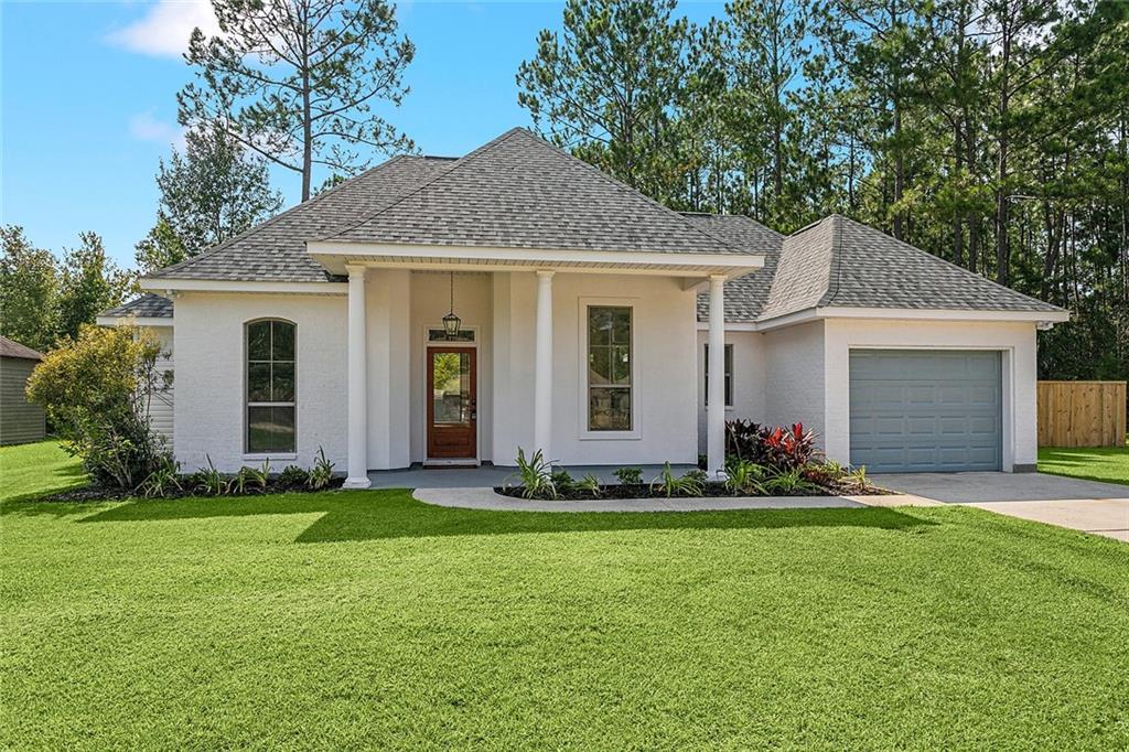 205 TREETOP Court