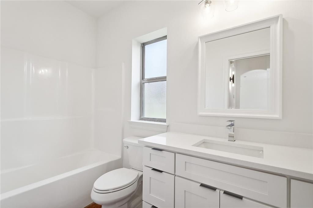 205 TREETOP Court