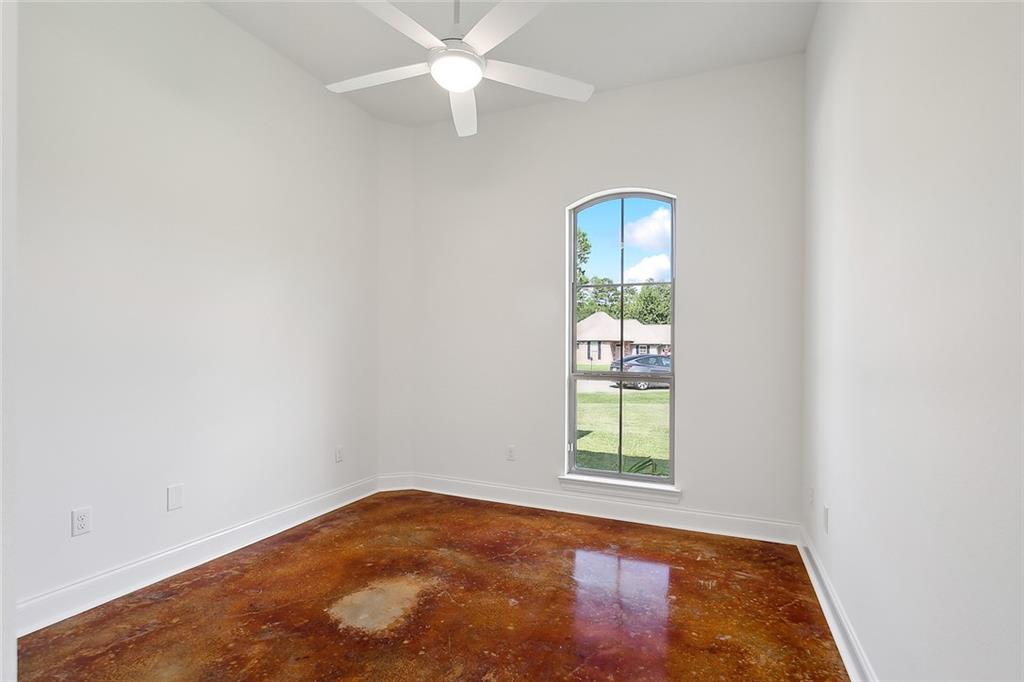 205 TREETOP Court
