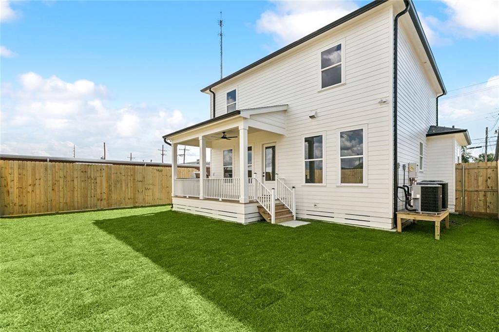 1005 RIDGEWOOD Drive