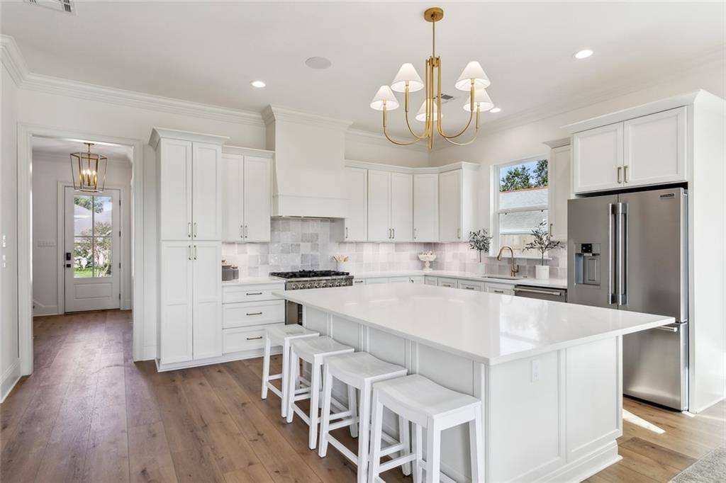 1005 RIDGEWOOD Drive