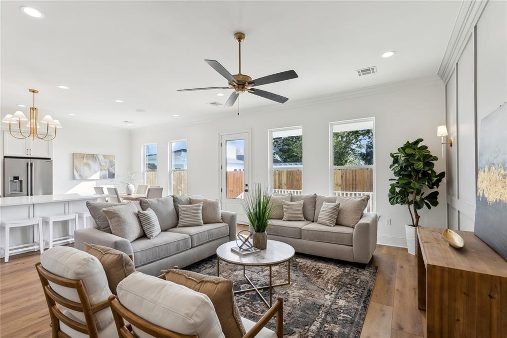 1005 RIDGEWOOD Drive