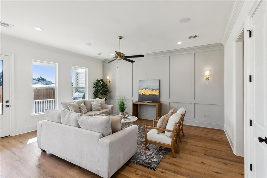 1005 RIDGEWOOD Drive