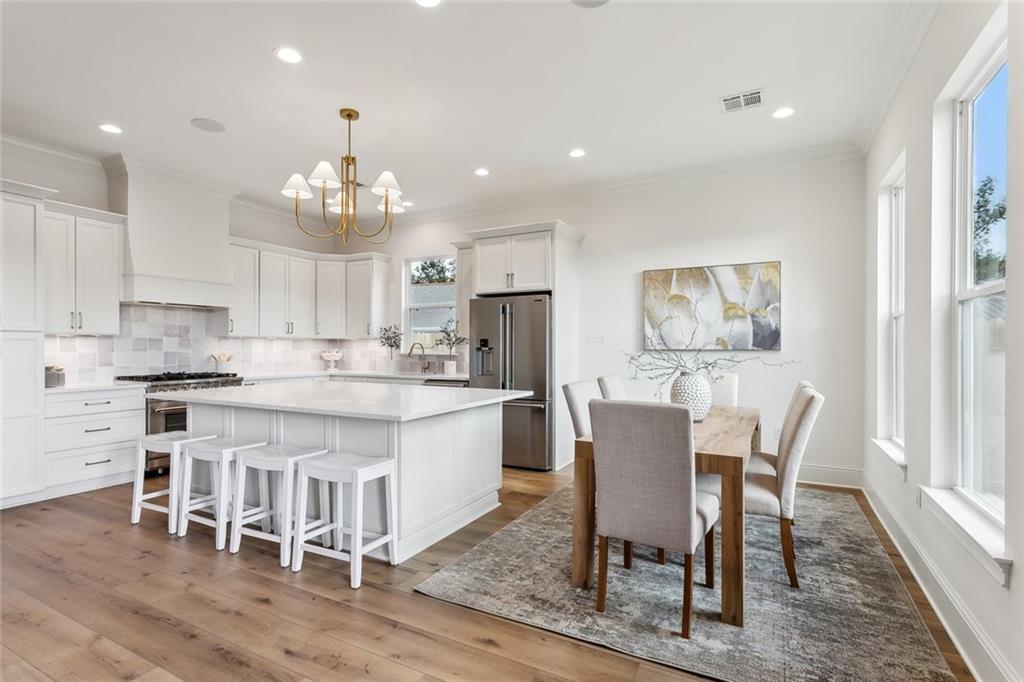 1005 RIDGEWOOD Drive