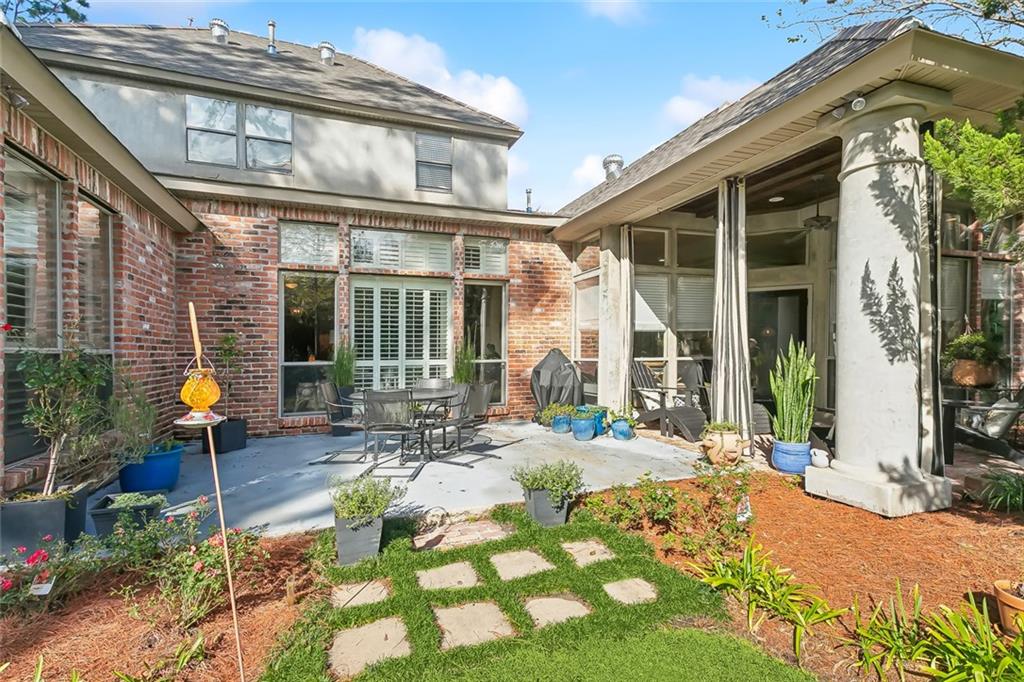 508 UPTON GREY Court