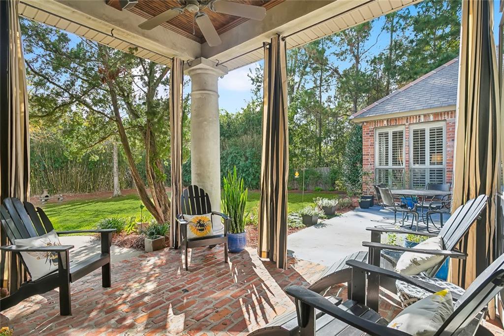 508 UPTON GREY Court