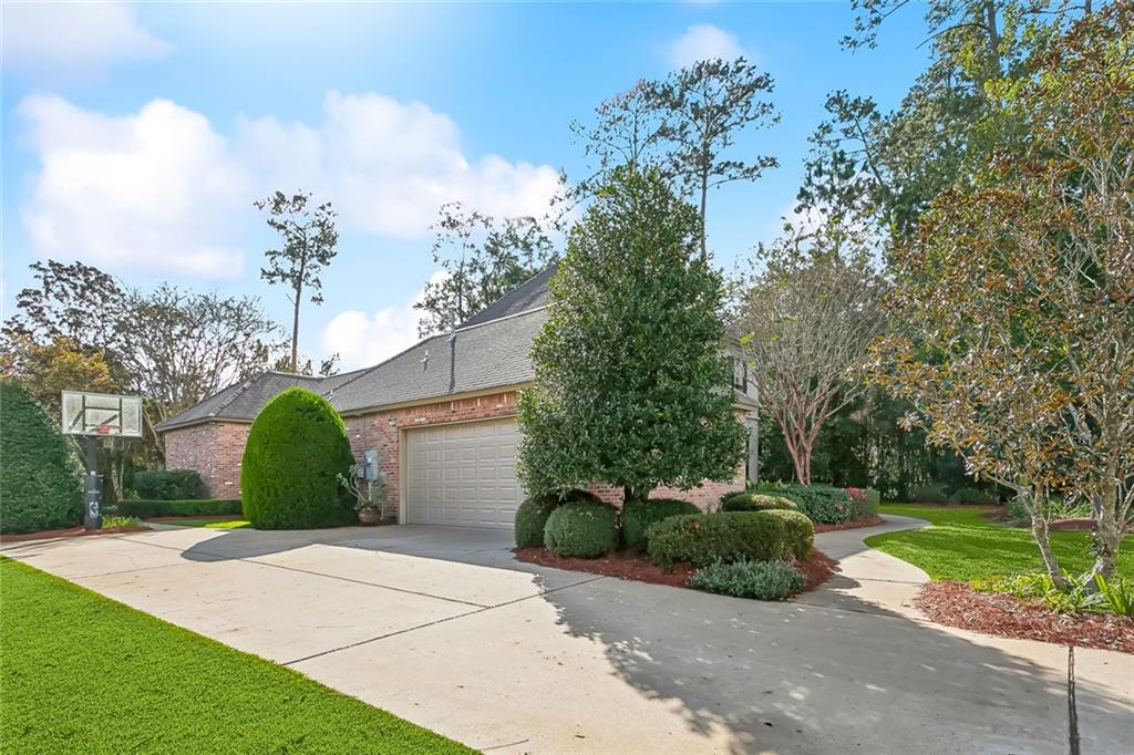 508 UPTON GREY Court