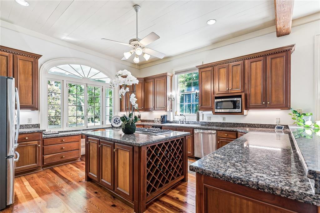 189 E HIGHWAY 22 Highway