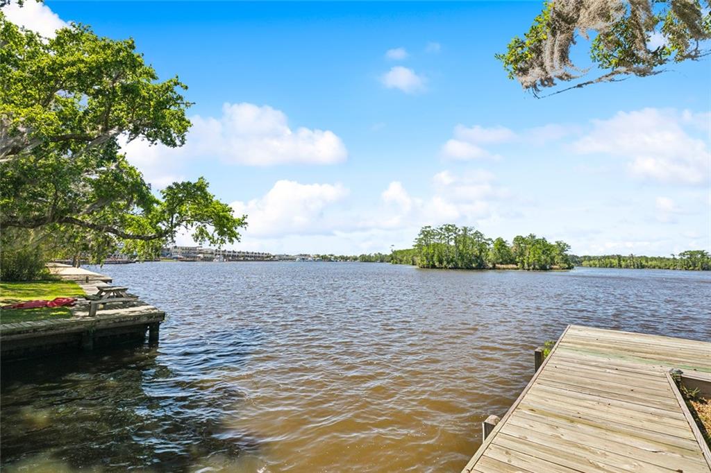 189 E HIGHWAY 22 Highway