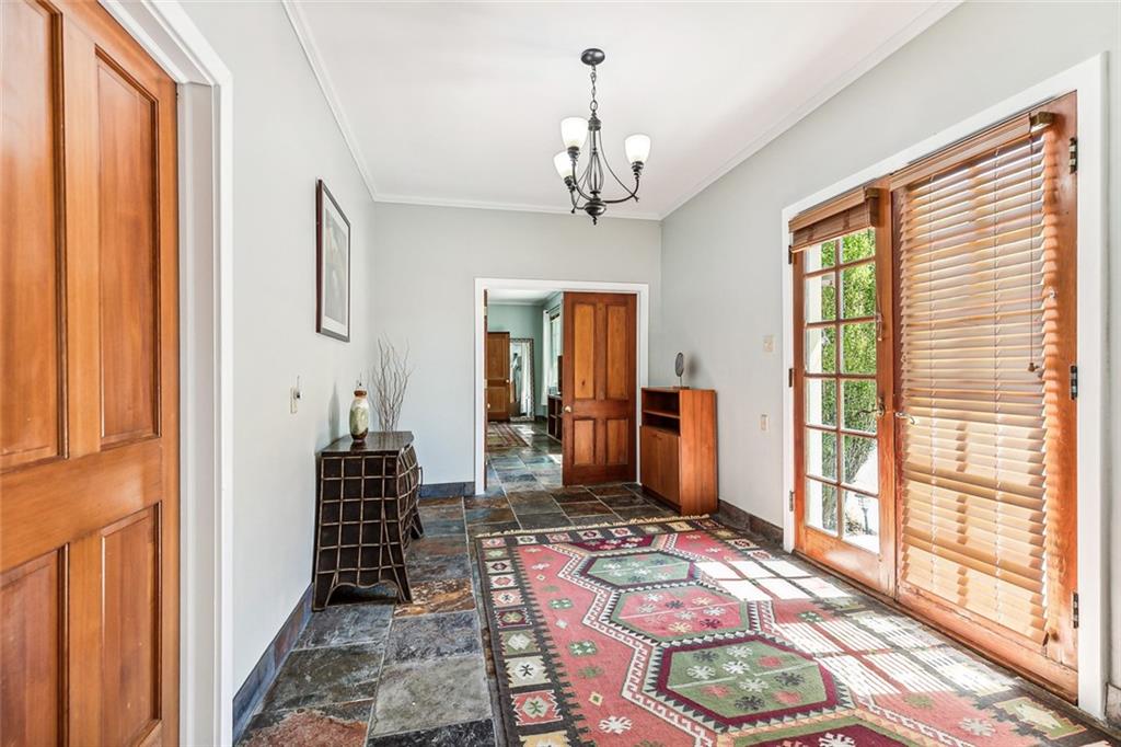 189 E HIGHWAY 22 Highway