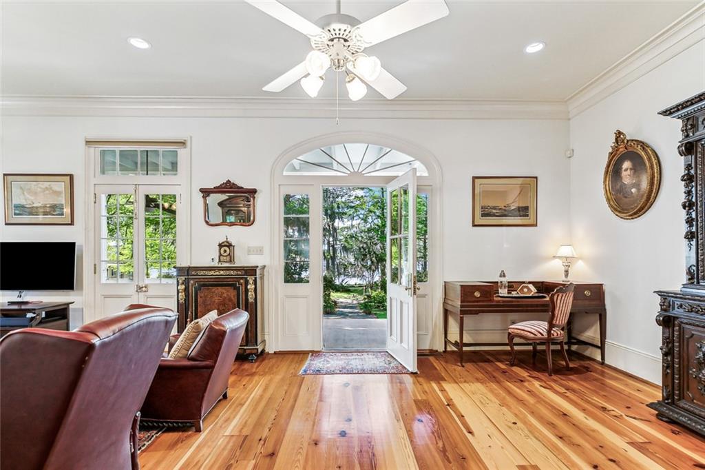 189 E HIGHWAY 22 Highway