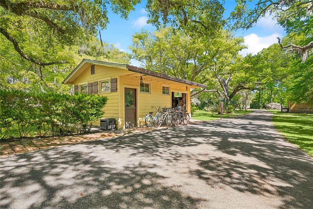 189 E HIGHWAY 22 Highway