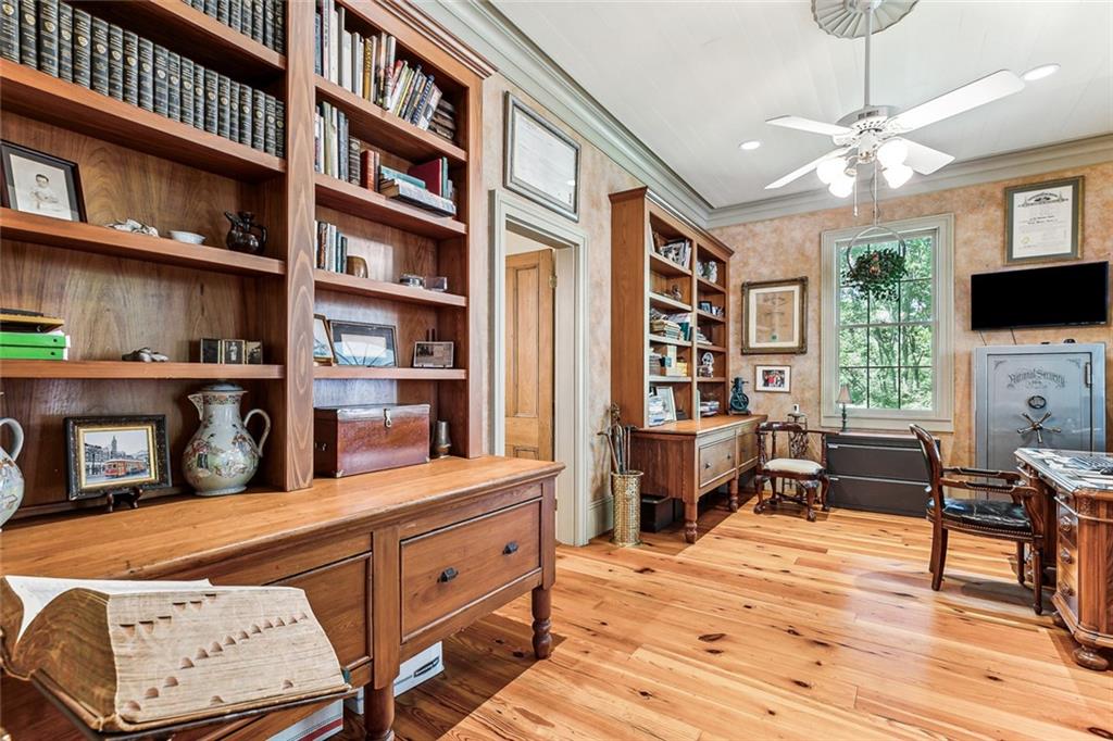 189 E HIGHWAY 22 Highway