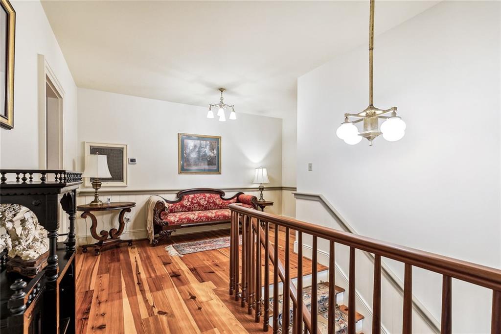 189 E HIGHWAY 22 Highway