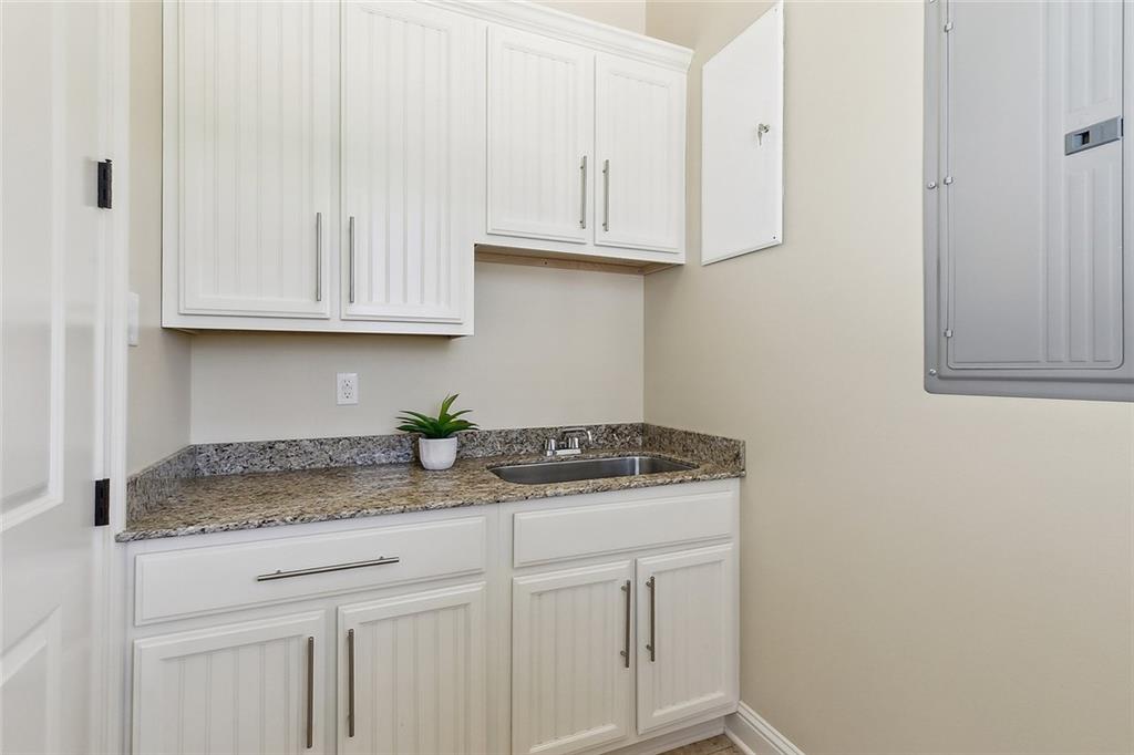 993 BEAUREGARD Parkway