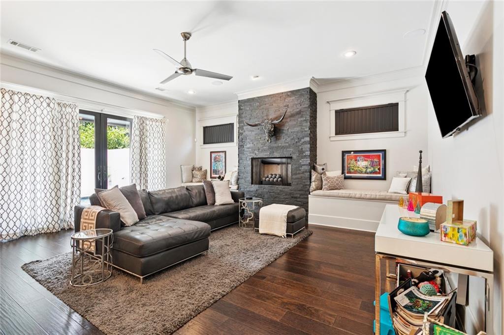 849 S CORNICHE DU LAC Drive