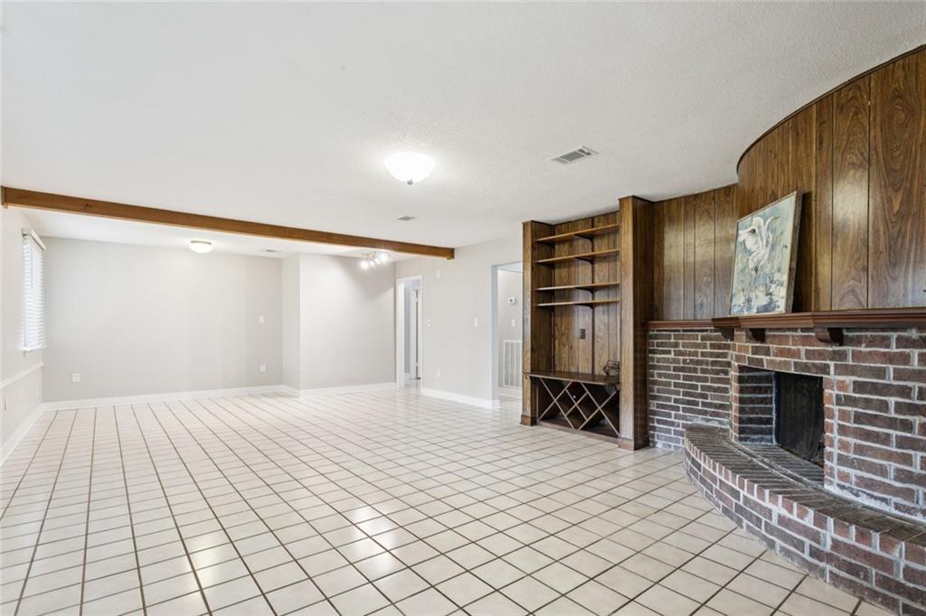 401 WATER OAK Lane