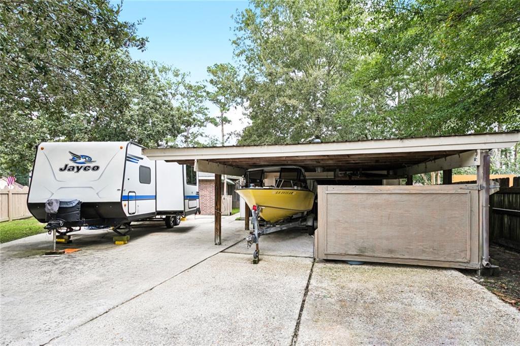401 WATER OAK Lane