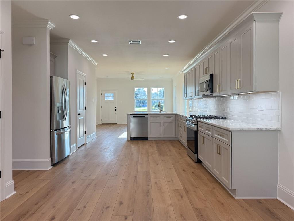 418 MANSON Avenue