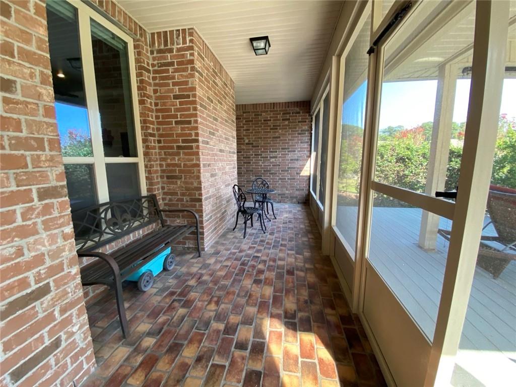 609 ENGLISH OAK Drive