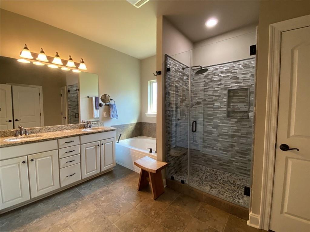 609 ENGLISH OAK Drive