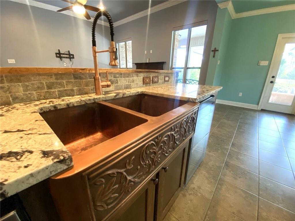 609 ENGLISH OAK Drive
