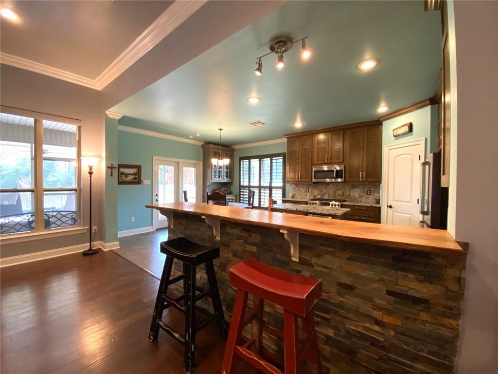 609 ENGLISH OAK Drive