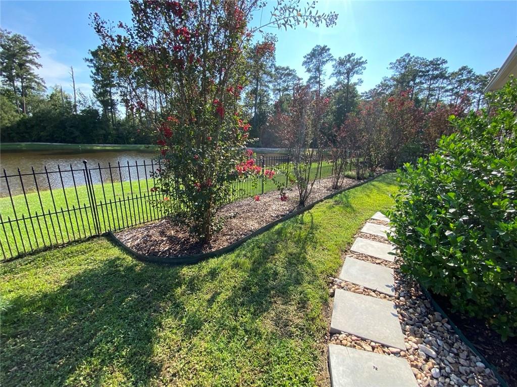 609 ENGLISH OAK Drive