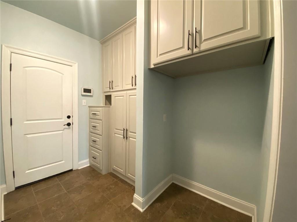 609 ENGLISH OAK Drive