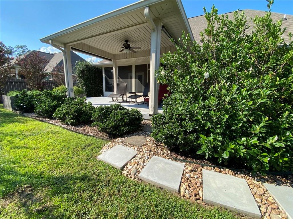 609 ENGLISH OAK Drive