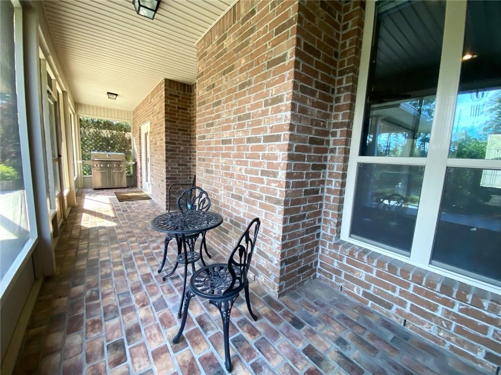 609 ENGLISH OAK Drive