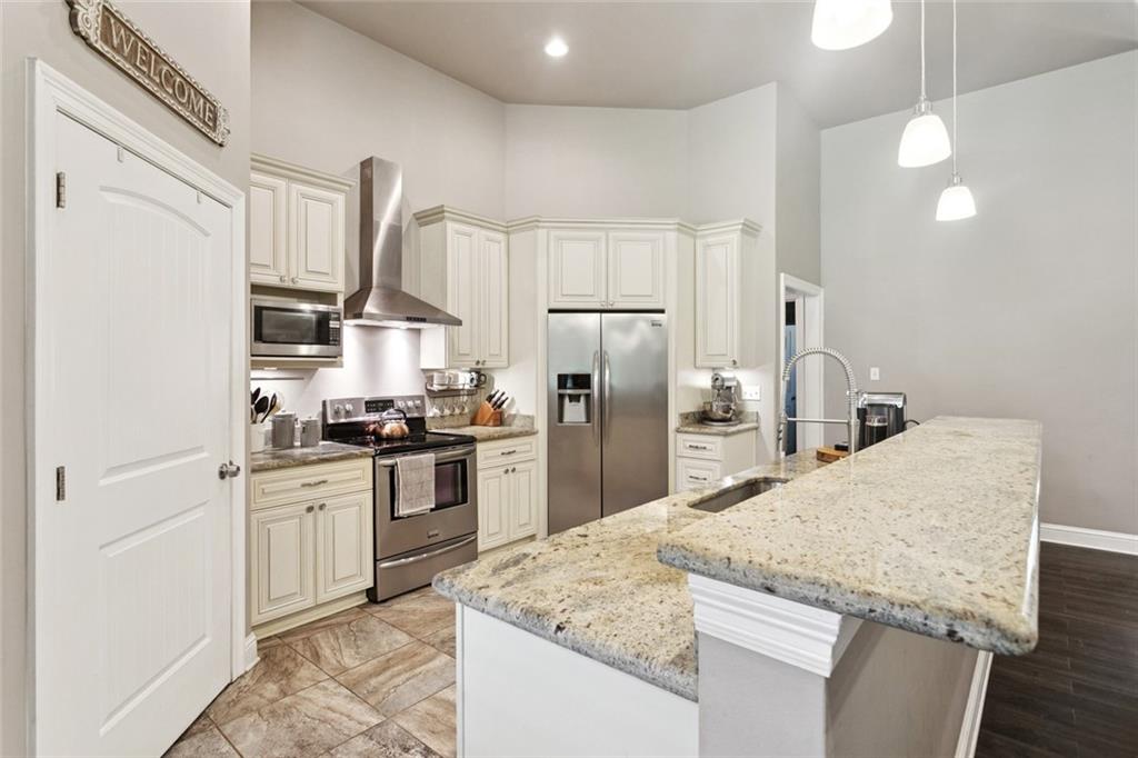 73533 FAIRWAY Drive