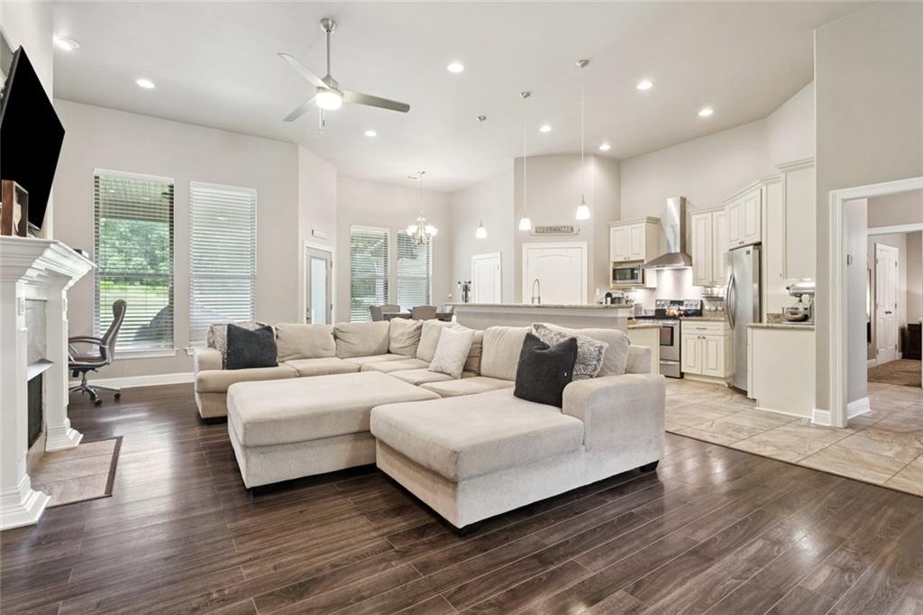 73533 FAIRWAY Drive