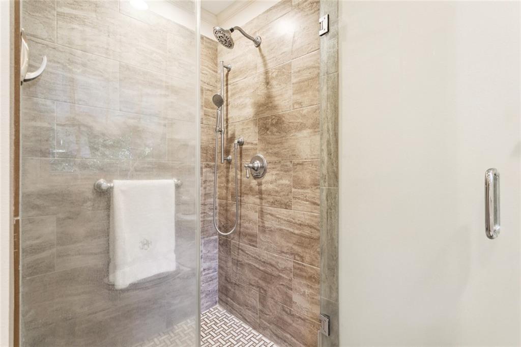 107 BELLE TERRE Boulevard