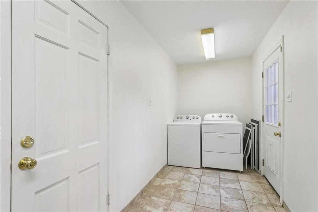 107 BELLE TERRE Boulevard