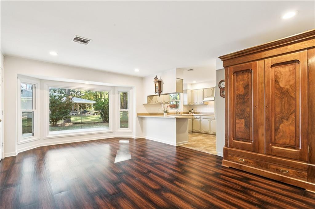 107 BELLE TERRE Boulevard