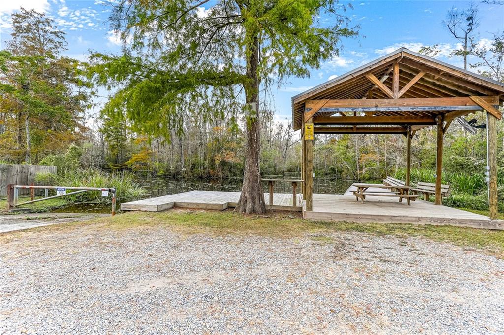 107 BELLE TERRE Boulevard