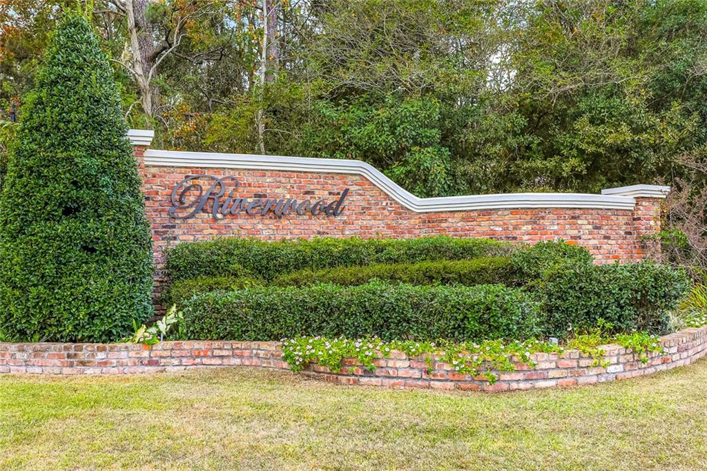 107 BELLE TERRE Boulevard