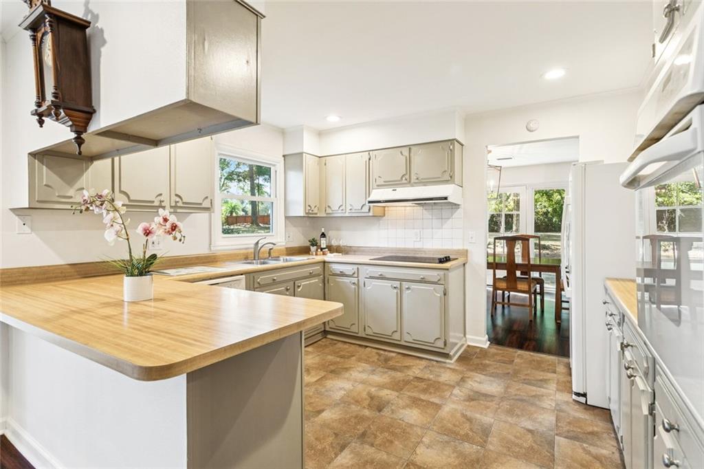 107 BELLE TERRE Boulevard