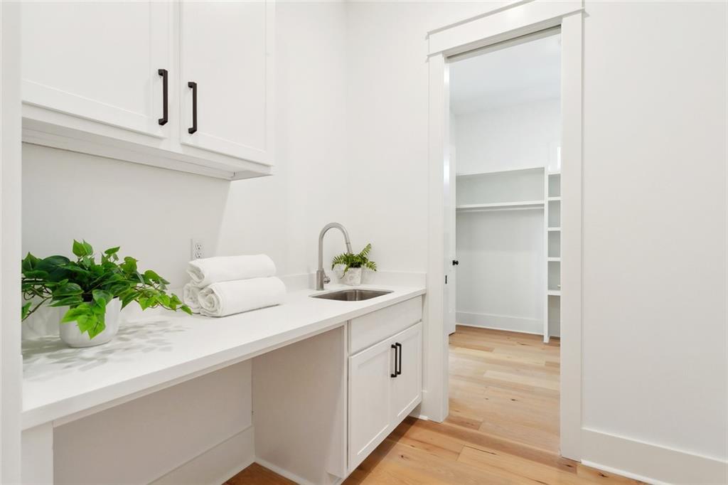 605 NORTHWOODS Drive