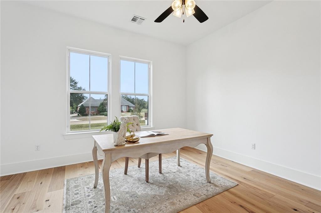 605 NORTHWOODS Drive